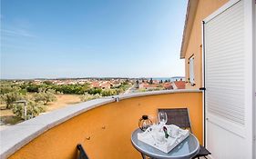 1 Bedroom Cozy Apartment In Fazana
